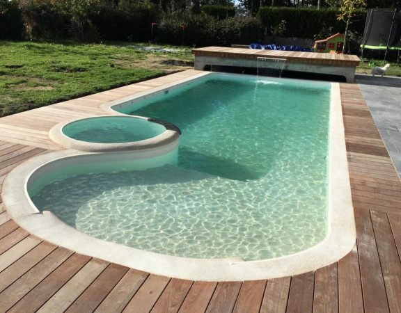 Pool-house-jardin-été-piscine-Wood-Conception